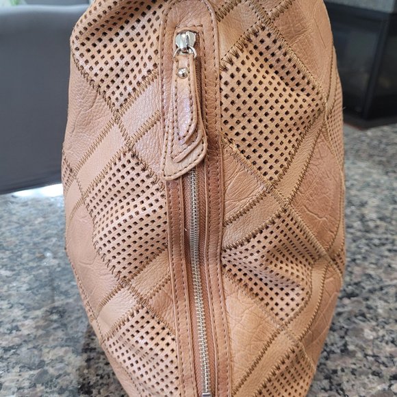 b. makowsky~Soft Leather~ Extra Large Handbag  17 X 15.5 - Picture 3 of 16